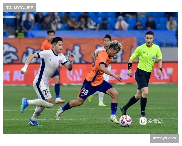 青岛海牛下半场连失4球 防守专注度与体能分配存疑